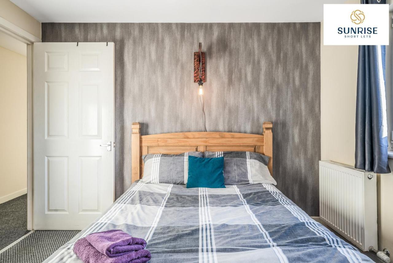 The Law, Has 4 Rooms With Tvs, 2 Bathrooms, Central, Free Parking, Fully Equipped, Contractor And Trades Favourite, 5 Mins To Centre - Long Stays, Invoice And Reduced Price Are Only Via Sunrise Short Lets Дънди Екстериор снимка