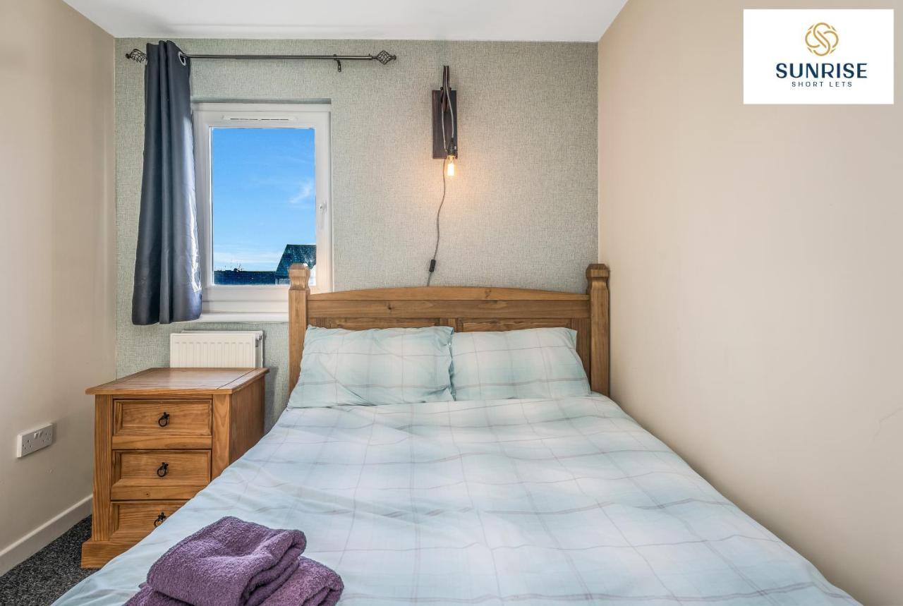 The Law, Has 4 Rooms With Tvs, 2 Bathrooms, Central, Free Parking, Fully Equipped, Contractor And Trades Favourite, 5 Mins To Centre - Long Stays, Invoice And Reduced Price Are Only Via Sunrise Short Lets Дънди Екстериор снимка