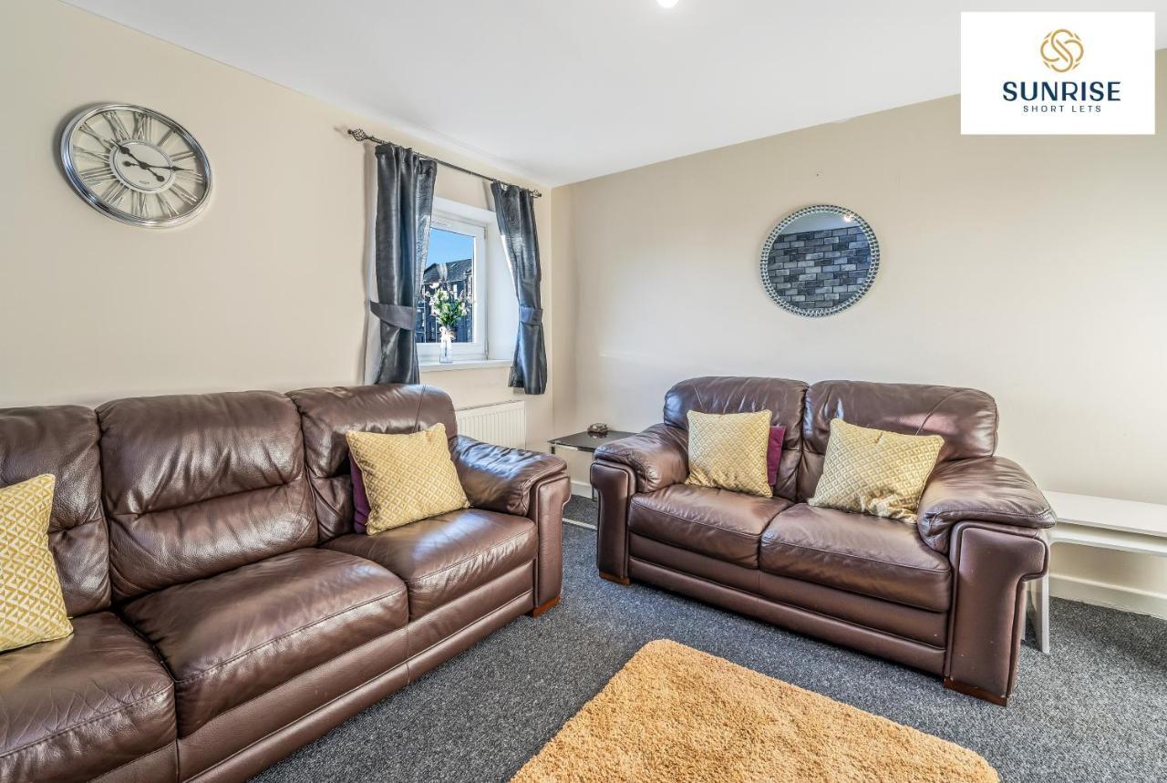 The Law, Has 4 Rooms With Tvs, 2 Bathrooms, Central, Free Parking, Fully Equipped, Contractor And Trades Favourite, 5 Mins To Centre - Long Stays, Invoice And Reduced Price Are Only Via Sunrise Short Lets Дънди Екстериор снимка