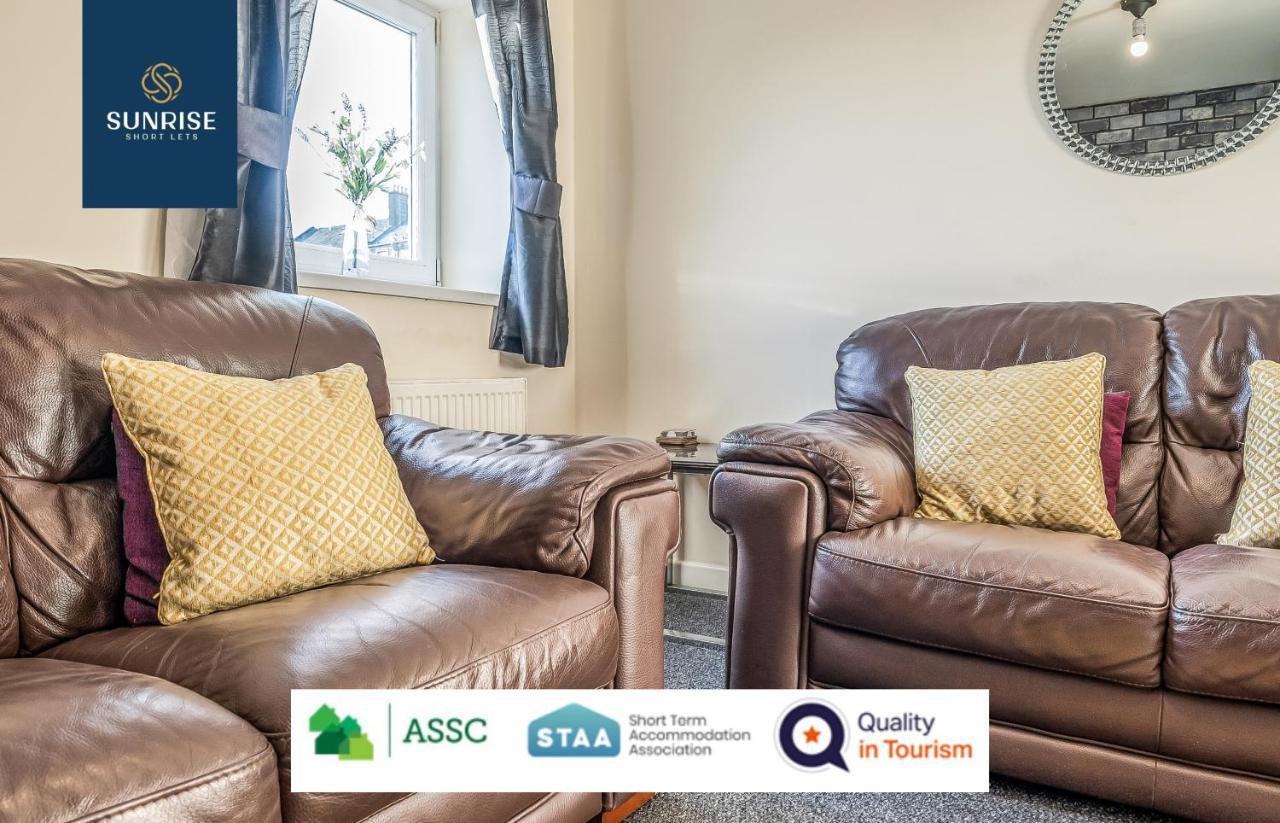The Law, Has 4 Rooms With Tvs, 2 Bathrooms, Central, Free Parking, Fully Equipped, Contractor And Trades Favourite, 5 Mins To Centre - Long Stays, Invoice And Reduced Price Are Only Via Sunrise Short Lets Дънди Екстериор снимка
