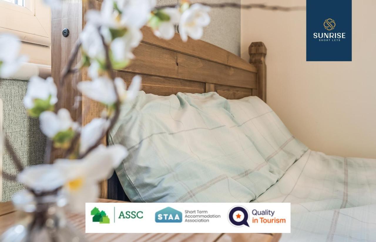 The Law, Has 4 Rooms With Tvs, 2 Bathrooms, Central, Free Parking, Fully Equipped, Contractor And Trades Favourite, 5 Mins To Centre - Long Stays, Invoice And Reduced Price Are Only Via Sunrise Short Lets Дънди Екстериор снимка