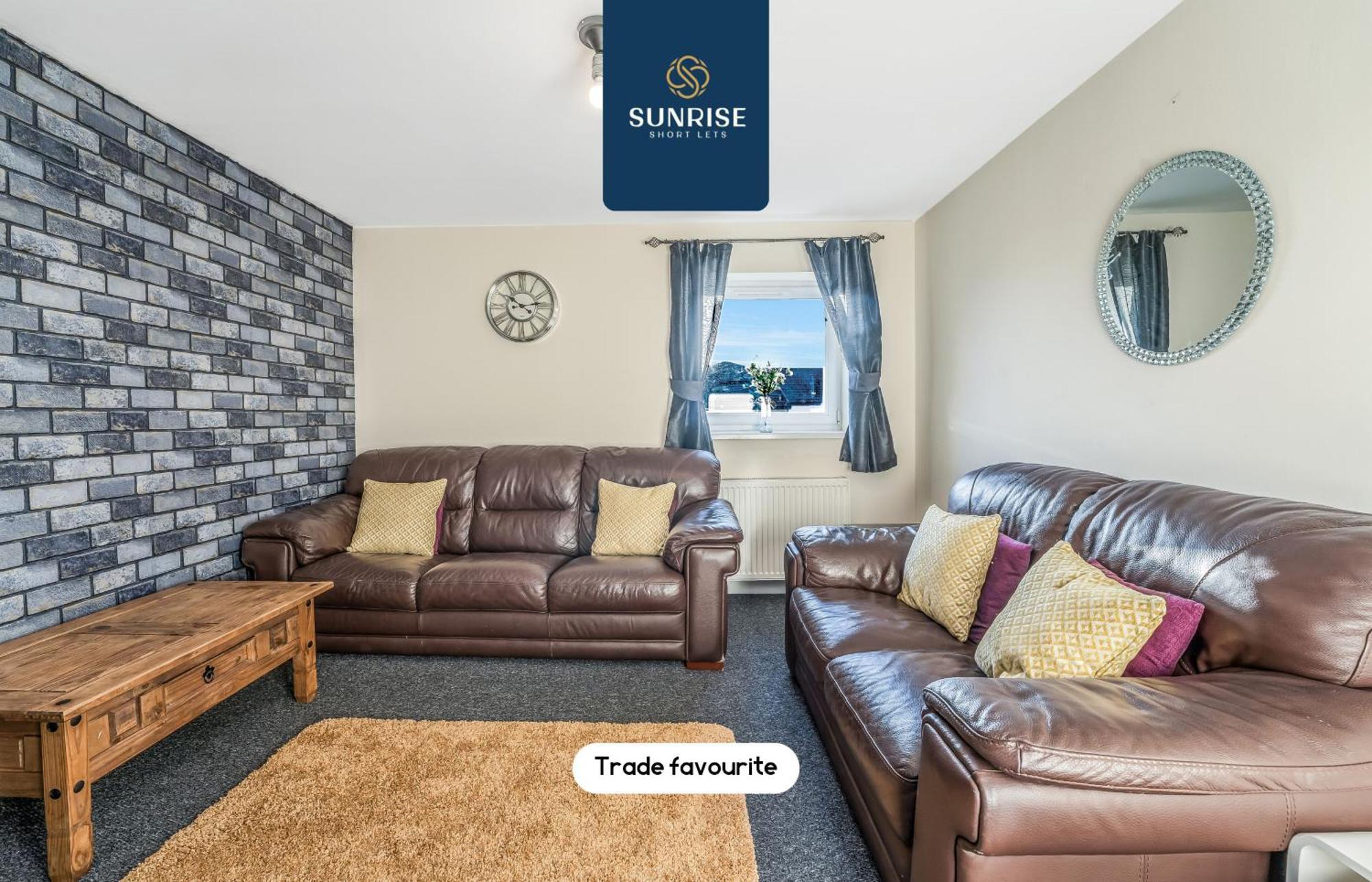 The Law, Has 4 Rooms With Tvs, 2 Bathrooms, Central, Free Parking, Fully Equipped, Contractor And Trades Favourite, 5 Mins To Centre - Long Stays, Invoice And Reduced Price Are Only Via Sunrise Short Lets Дънди Екстериор снимка